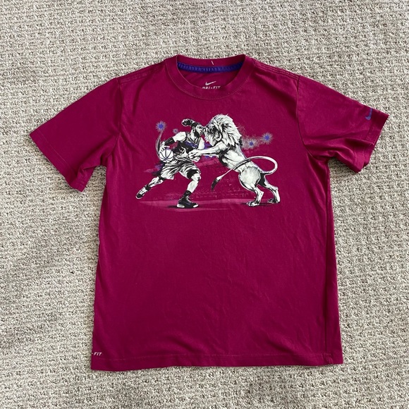 VGUC Nike Dry Fit  Lebron James tshirt magenta size womens medium - Picture 2 of 2